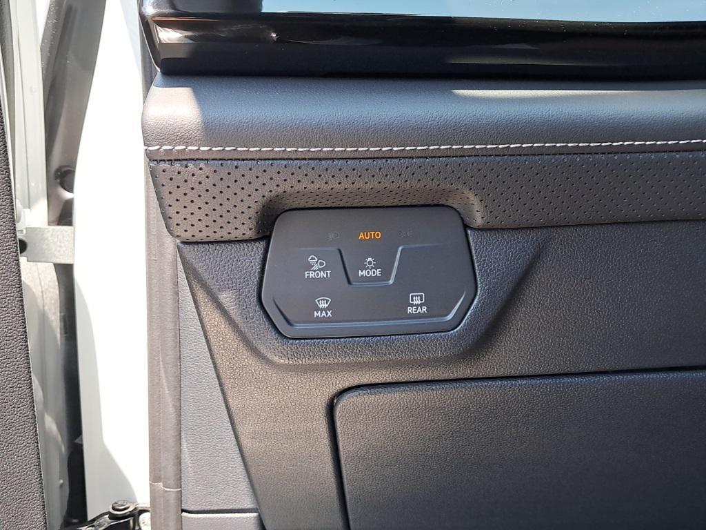 new 2025 Volkswagen Atlas car, priced at $43,148