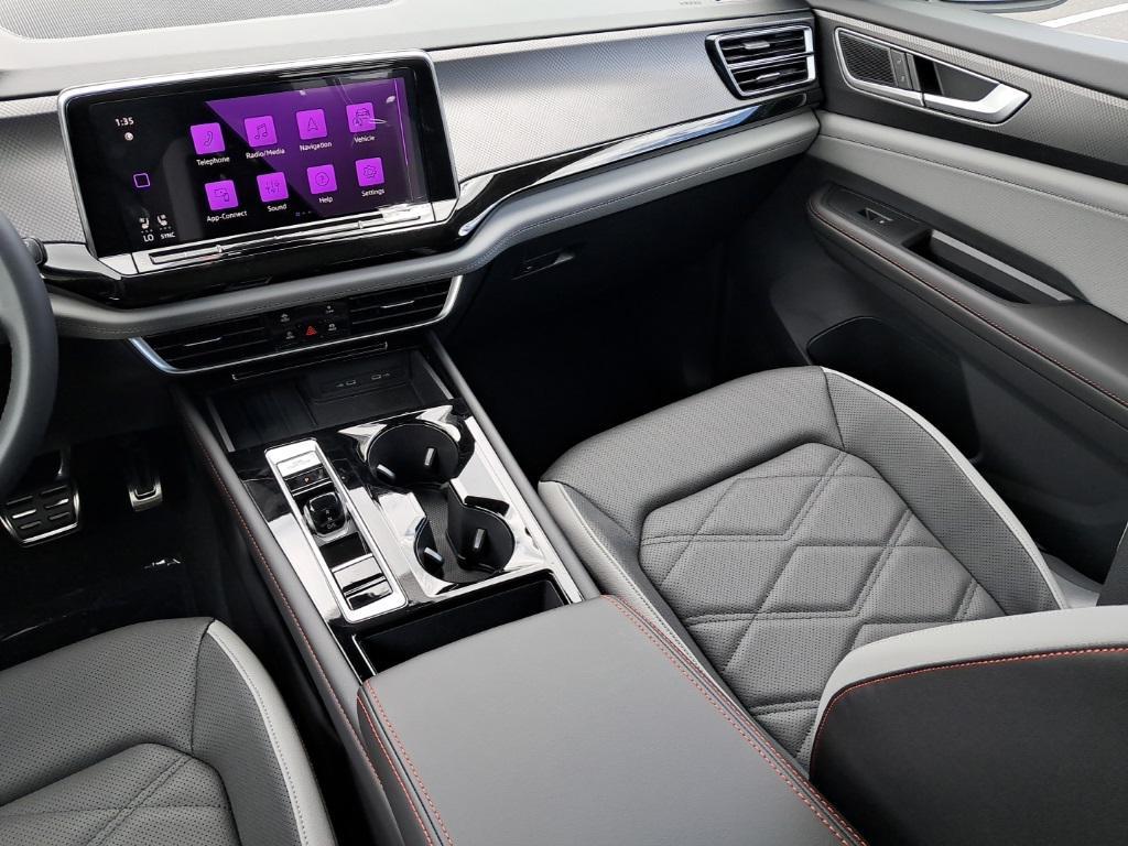 new 2025 Volkswagen Atlas car, priced at $43,925