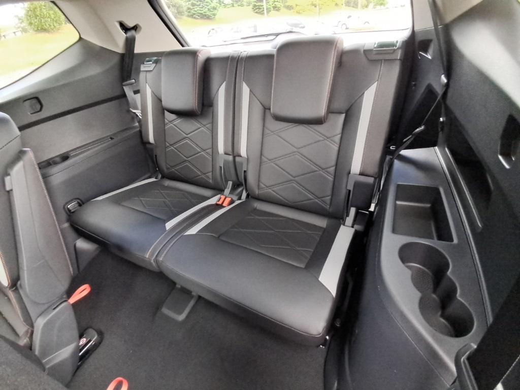 new 2025 Volkswagen Atlas car, priced at $43,925