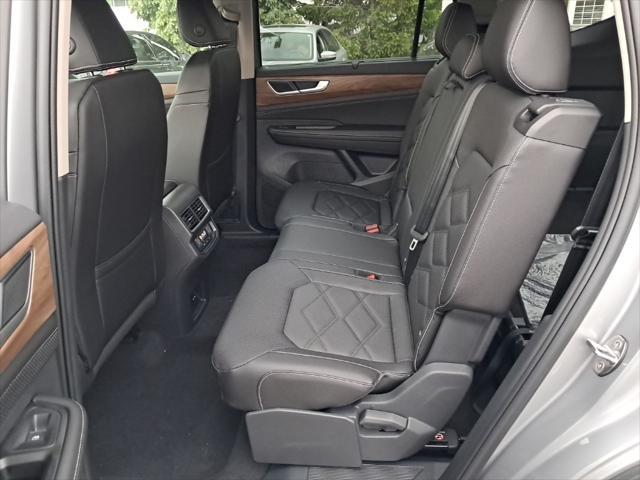 new 2025 Volkswagen Atlas car, priced at $45,648