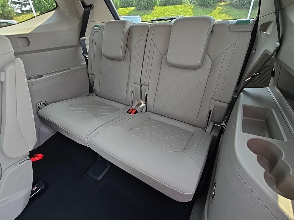 new 2025 Volkswagen Atlas car, priced at $51,009