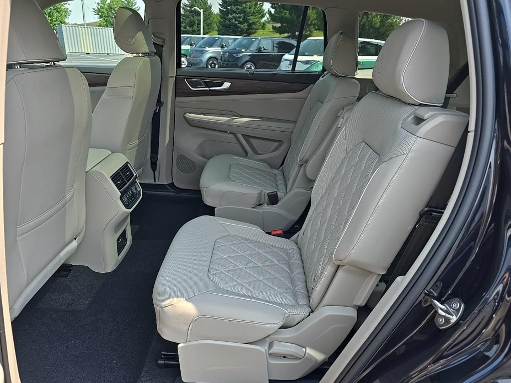 new 2025 Volkswagen Atlas car, priced at $51,009