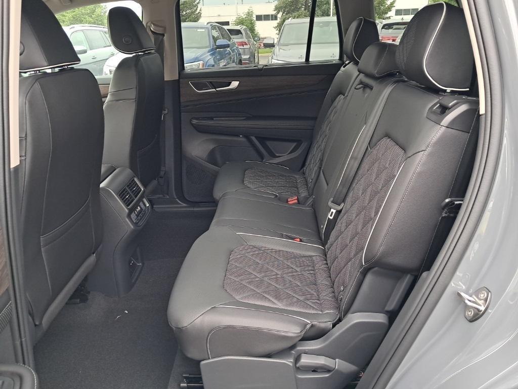 new 2025 Volkswagen Atlas car, priced at $49,598