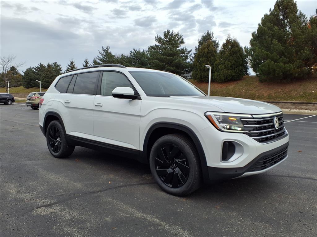 new 2026 Volkswagen Atlas car, priced at $44,427
