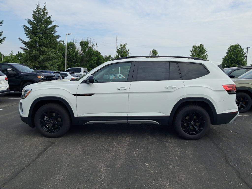 new 2025 Volkswagen Atlas car, priced at $43,154