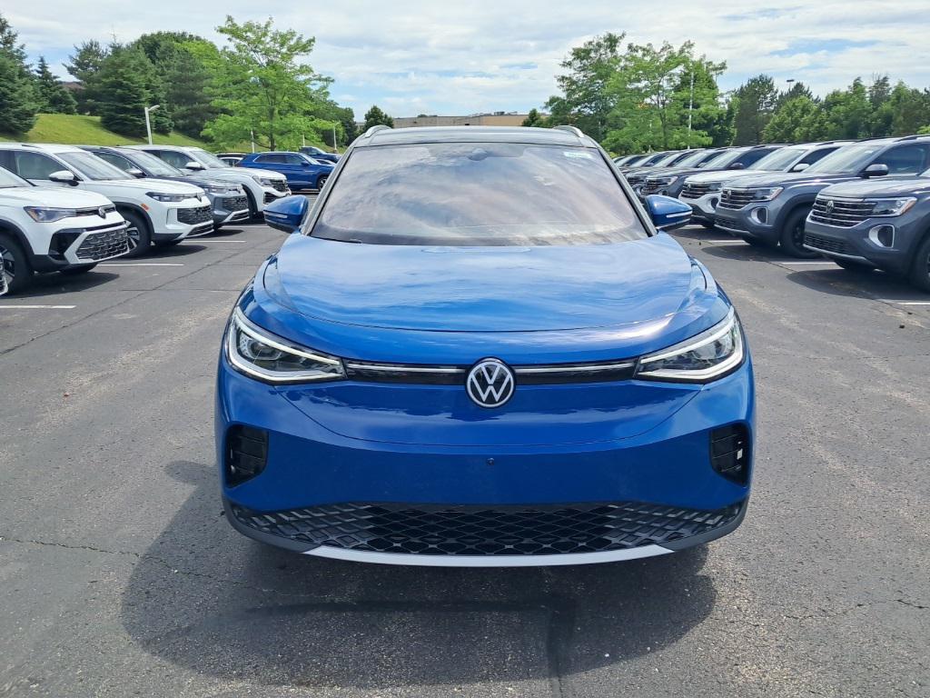 new 2025 Volkswagen ID.4 car, priced at $49,028