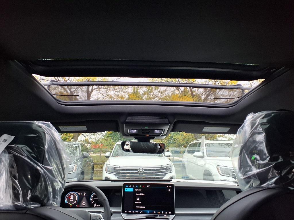 new 2025 Volkswagen Tiguan car, priced at $37,437
