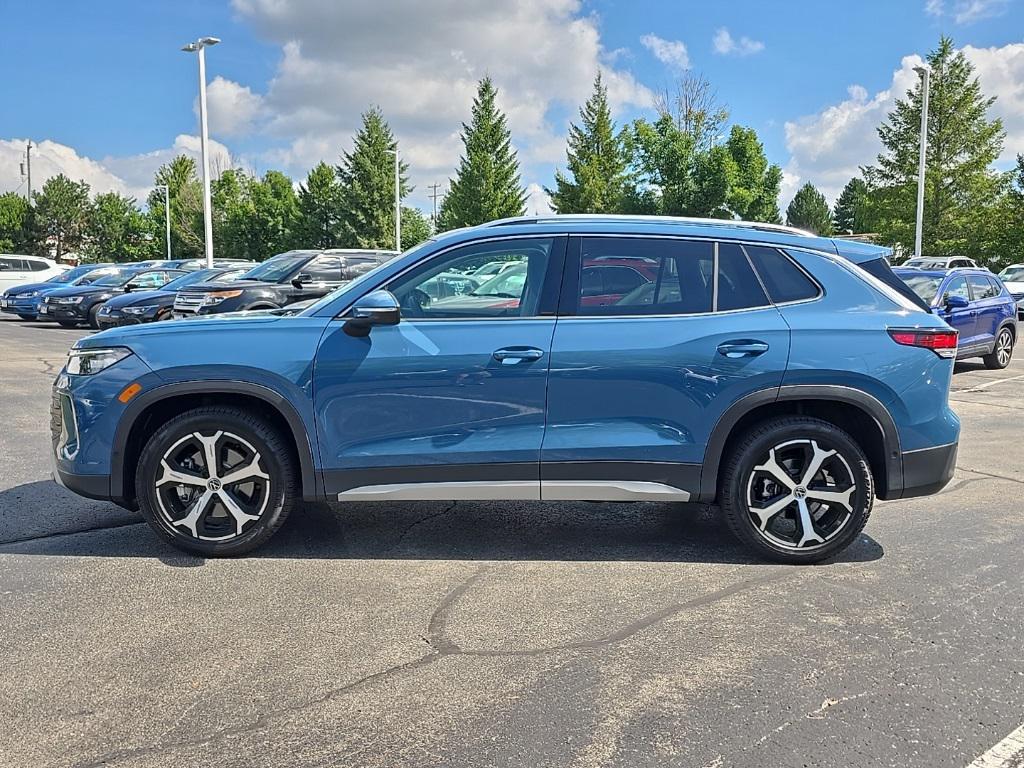 new 2025 Volkswagen Tiguan car, priced at $35,402