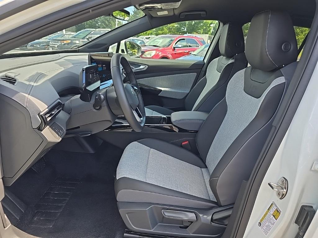 new 2025 Volkswagen ID.4 car, priced at $40,910