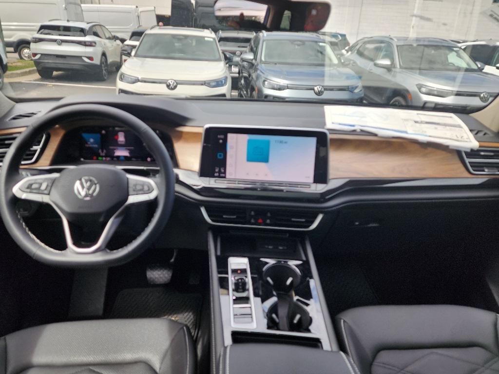 new 2025 Volkswagen Atlas car, priced at $43,573