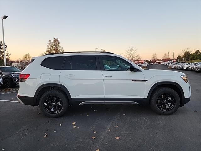 new 2025 Volkswagen Atlas car, priced at $48,002