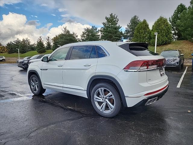 new 2024 Volkswagen Atlas Cross Sport car, priced at $43,808