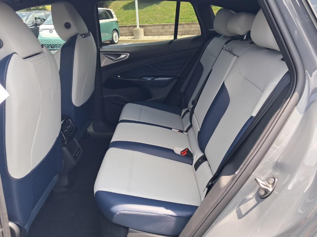 new 2025 Volkswagen ID.4 car, priced at $45,932