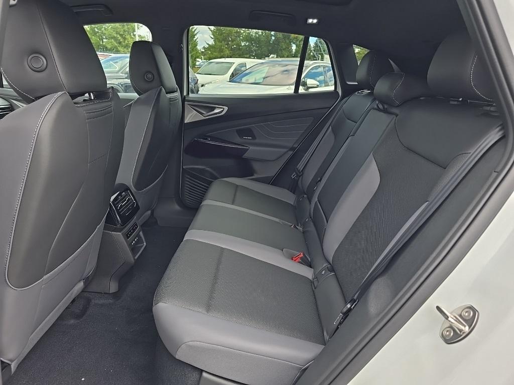 new 2025 Volkswagen ID.4 car, priced at $49,704