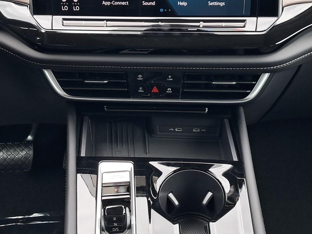 new 2025 Volkswagen Atlas car, priced at $45,982