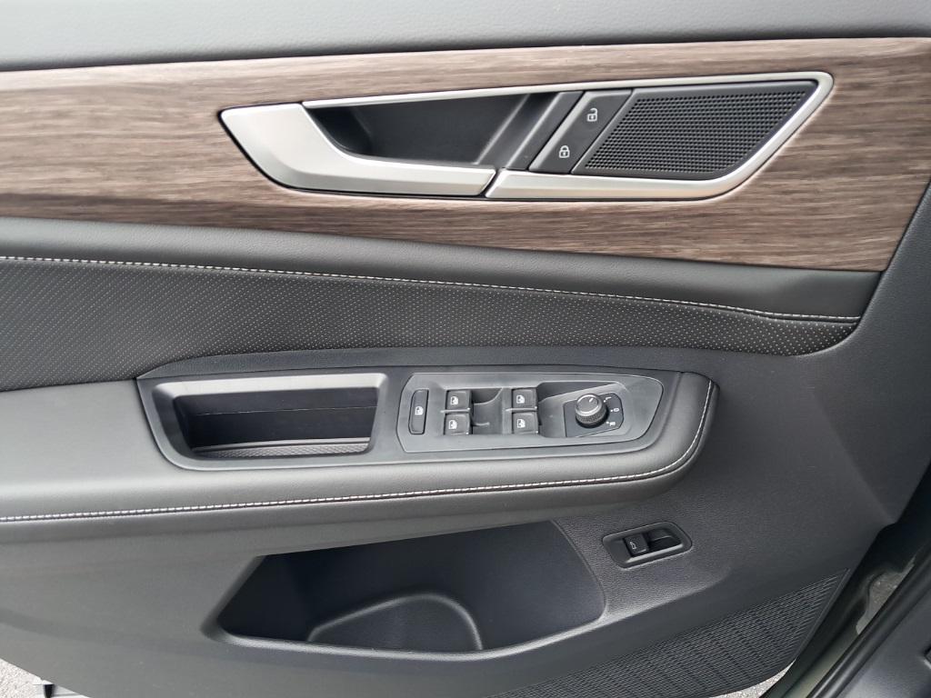new 2025 Volkswagen Atlas car, priced at $45,982