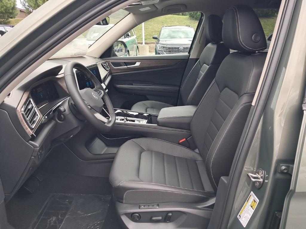 new 2025 Volkswagen Atlas car, priced at $45,982