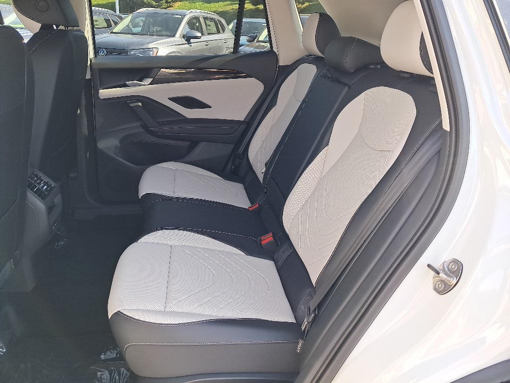 new 2025 Volkswagen Tiguan car, priced at $33,038