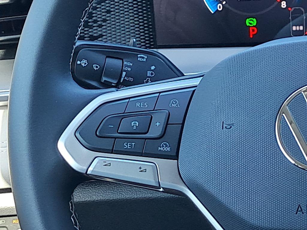 new 2025 Volkswagen Tiguan car, priced at $33,038