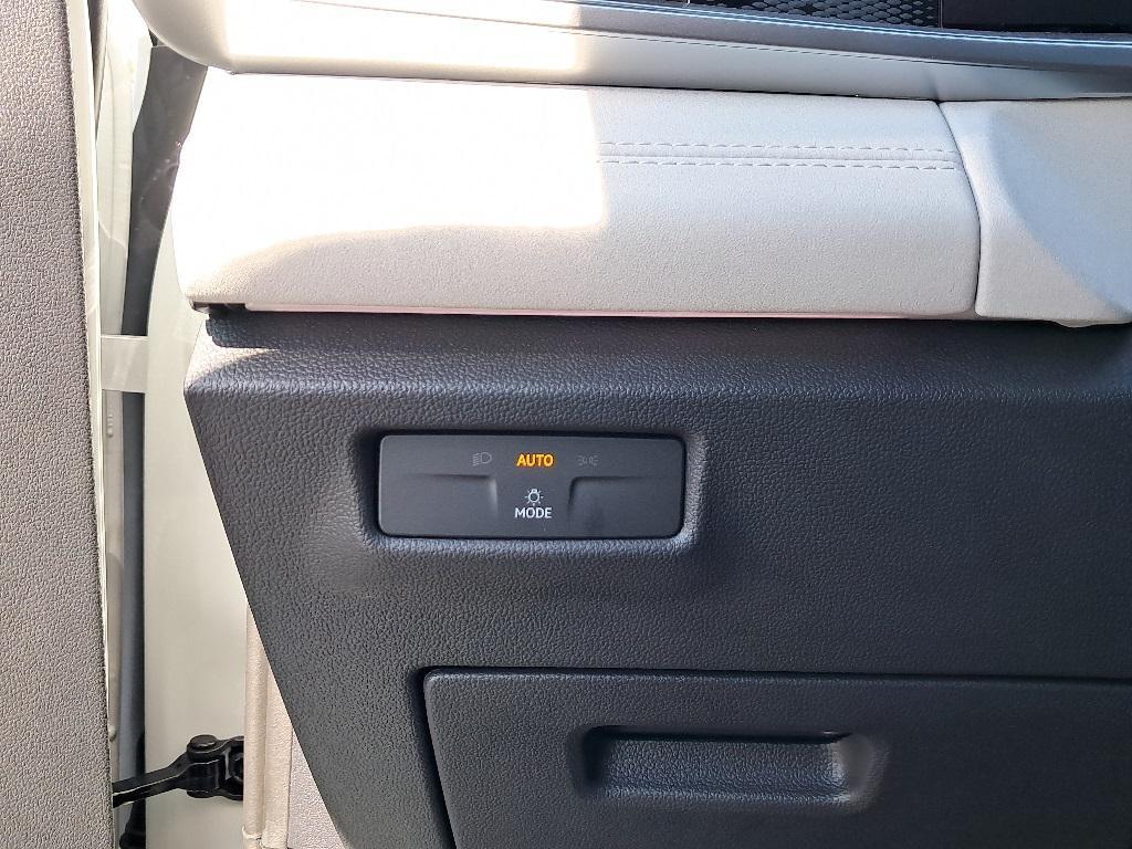 new 2025 Volkswagen Tiguan car, priced at $33,038