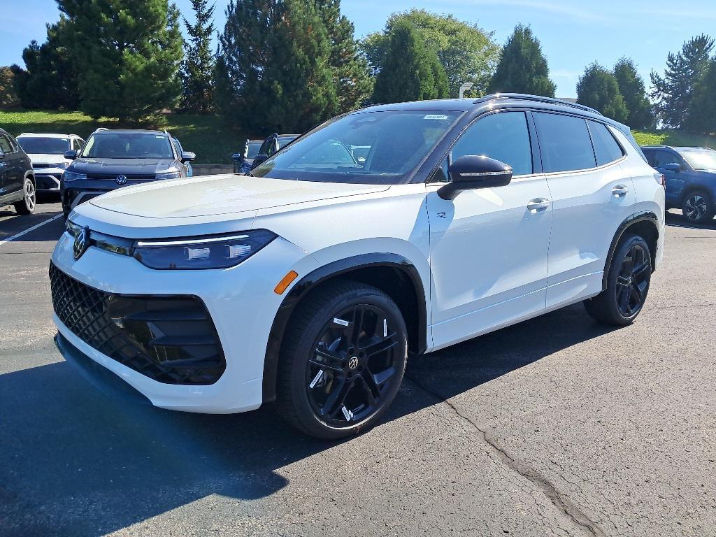 new 2025 Volkswagen Tiguan car, priced at $37,114