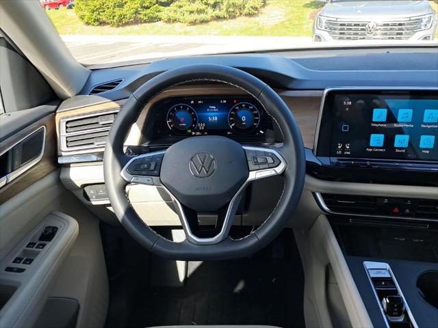new 2025 Volkswagen Atlas car, priced at $40,006