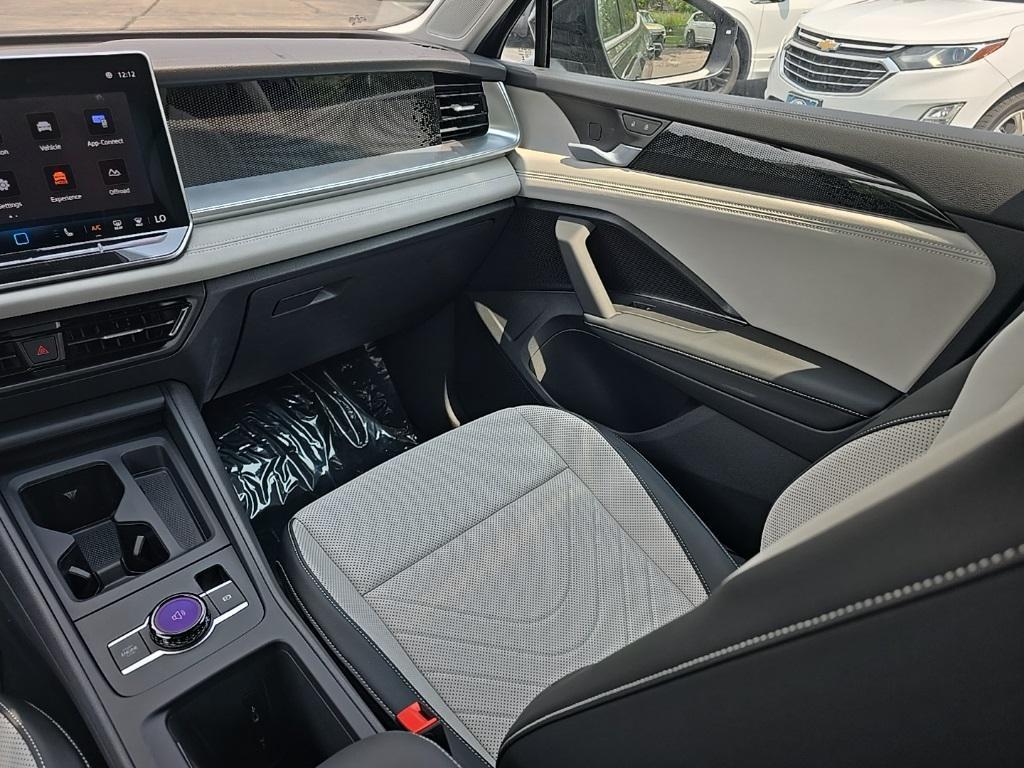 new 2025 Volkswagen Tiguan car, priced at $33,502