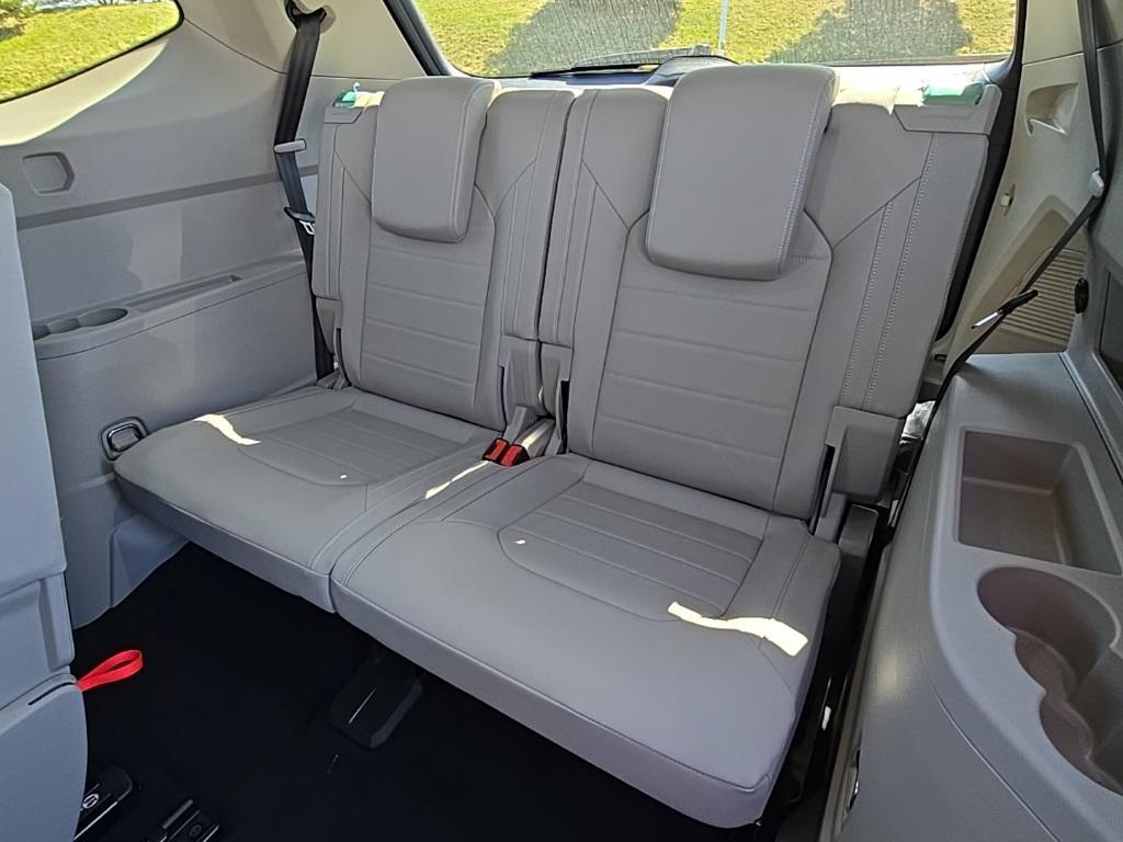 new 2025 Volkswagen Atlas car, priced at $45,277