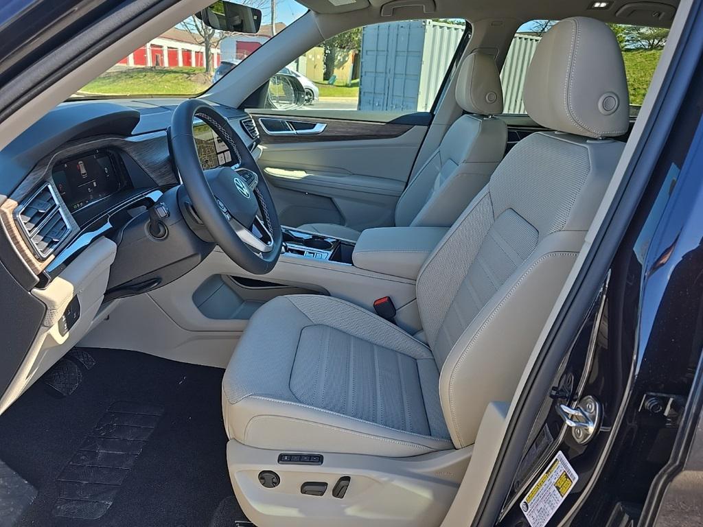new 2025 Volkswagen Atlas car, priced at $45,277
