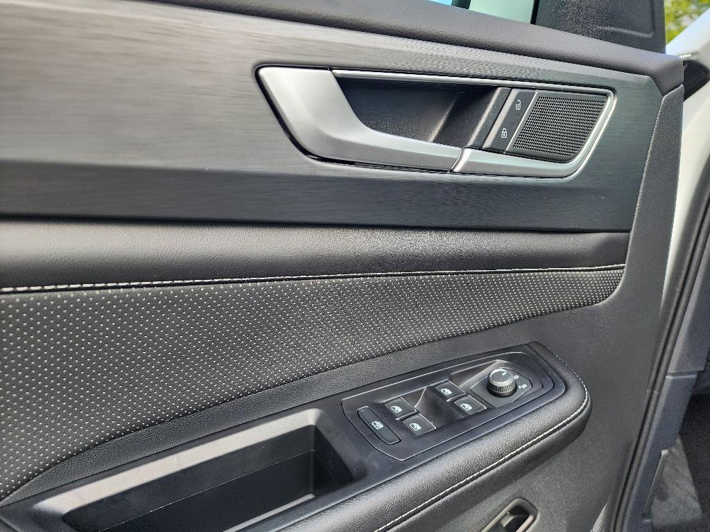 used 2024 Volkswagen Atlas Cross Sport car, priced at $37,999