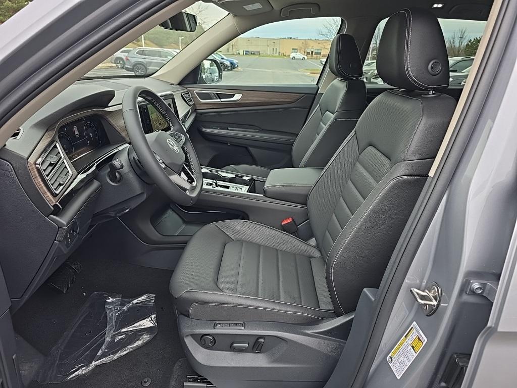 new 2025 Volkswagen Atlas car, priced at $45,572