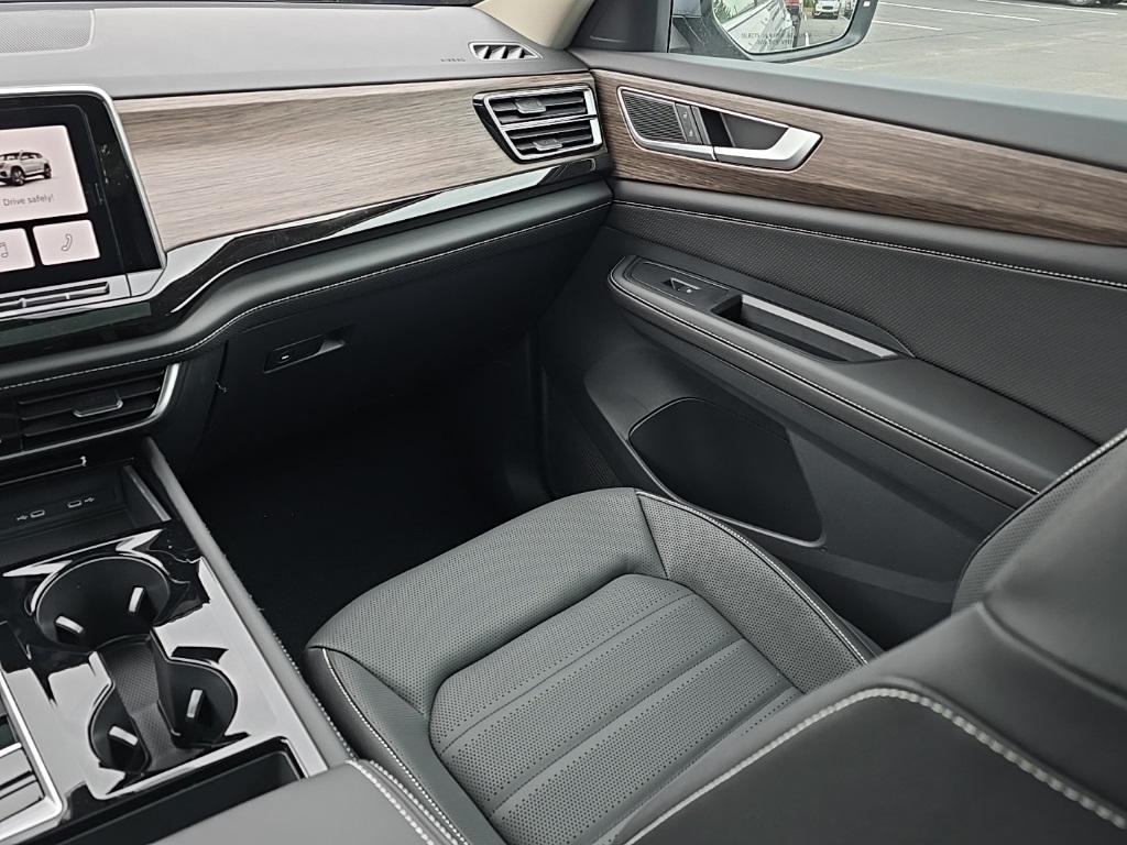 new 2025 Volkswagen Atlas car, priced at $45,572
