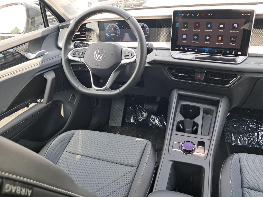 new 2025 Volkswagen Tiguan car, priced at $34,252