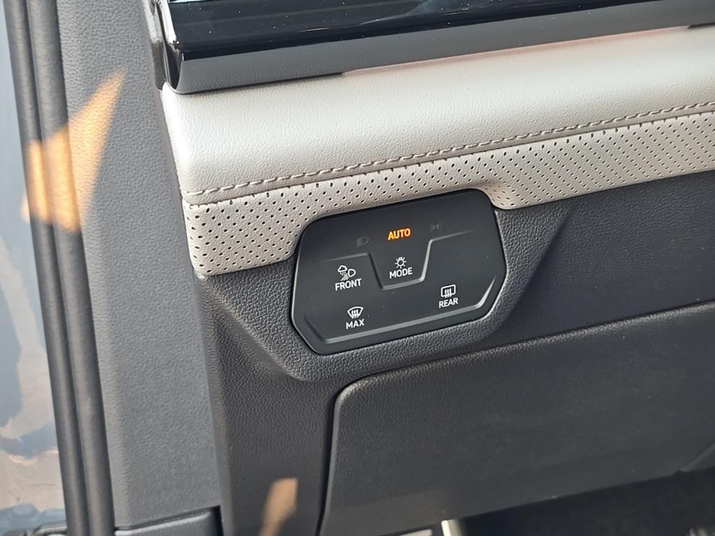 new 2025 Volkswagen Atlas car, priced at $41,297