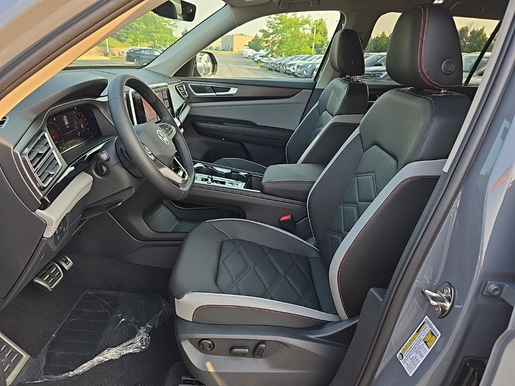 new 2025 Volkswagen Atlas car, priced at $41,297