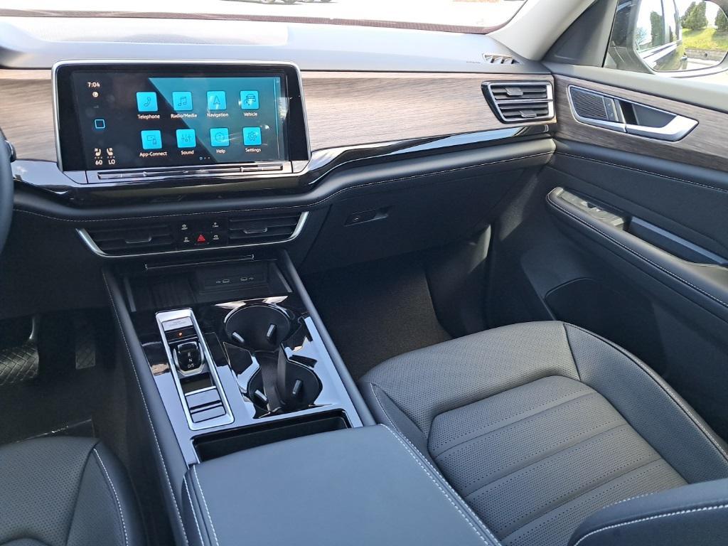 new 2025 Volkswagen Atlas car, priced at $46,170