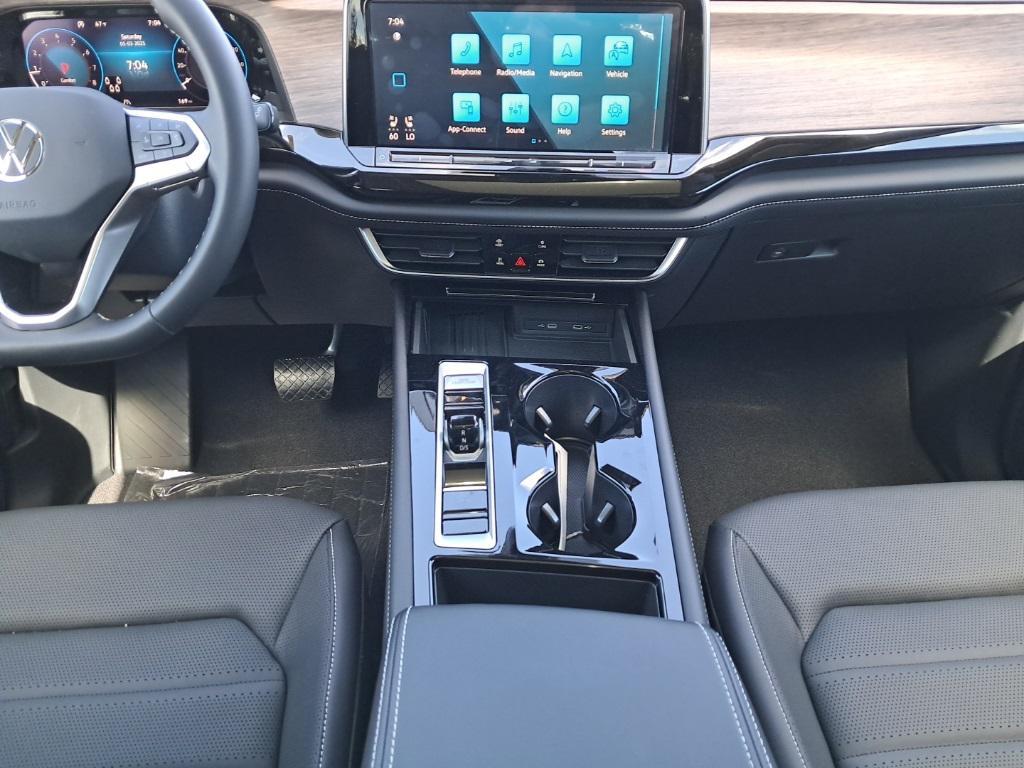 new 2025 Volkswagen Atlas car, priced at $46,170