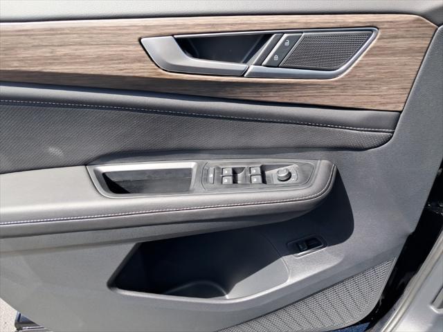 new 2025 Volkswagen Atlas car, priced at $47,670
