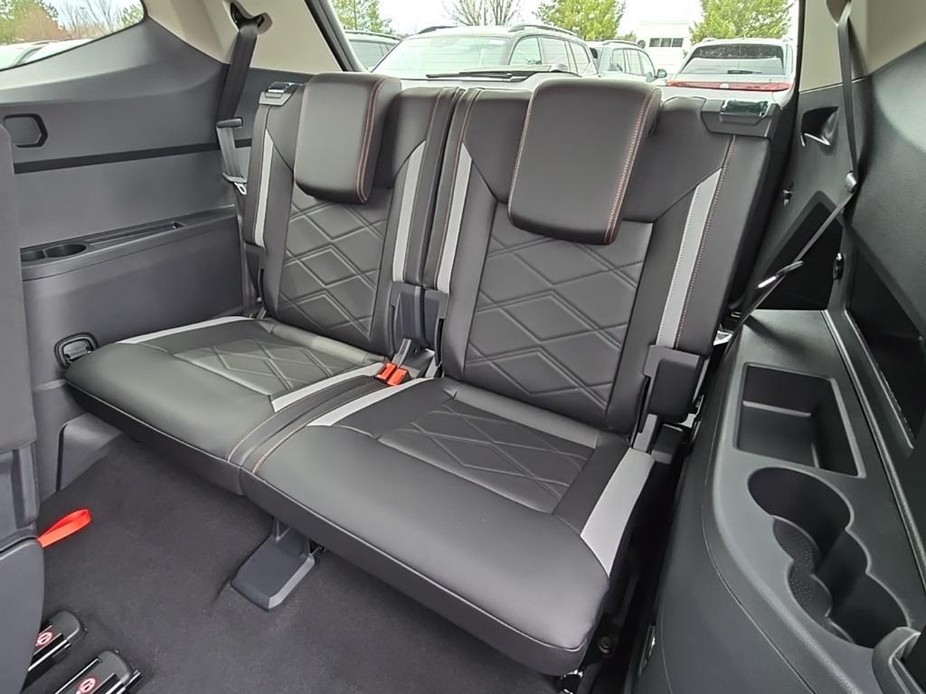 new 2025 Volkswagen Atlas car, priced at $41,104