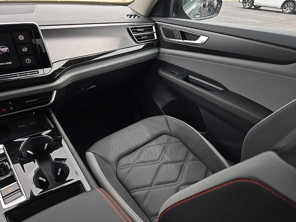 new 2025 Volkswagen Atlas car, priced at $41,104