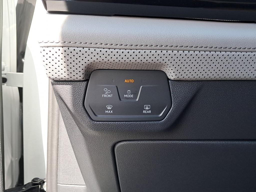 new 2025 Volkswagen Atlas car, priced at $43,154