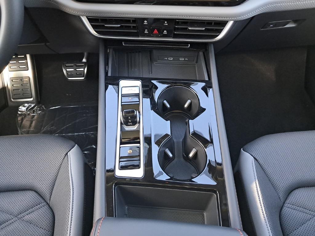 new 2025 Volkswagen Atlas car, priced at $43,154