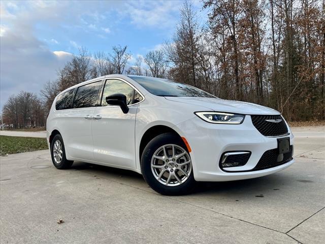 new 2025 Chrysler Pacifica car, priced at $41,145