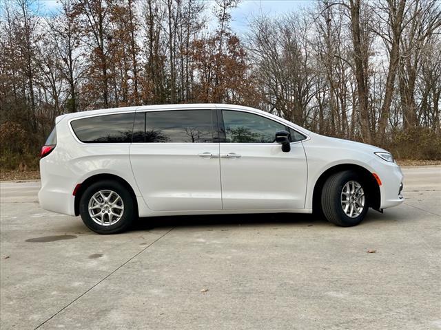 new 2025 Chrysler Pacifica car, priced at $41,145