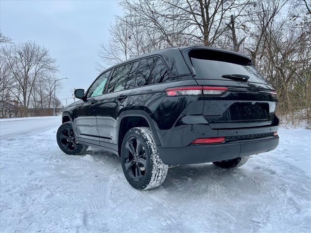 new 2025 Jeep Grand Cherokee car, priced at $50,035