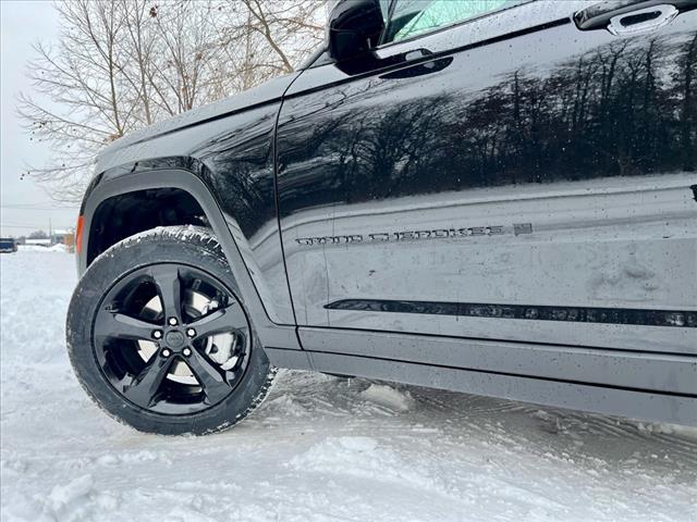 new 2025 Jeep Grand Cherokee car, priced at $50,035