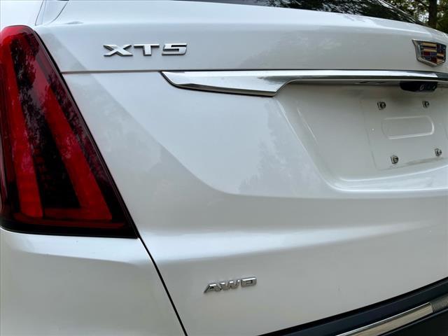 used 2023 Cadillac XT5 car, priced at $33,995