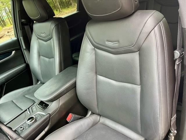 used 2023 Cadillac XT5 car, priced at $33,995