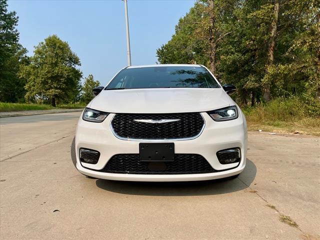 new 2026 Chrysler Pacifica car, priced at $41,097