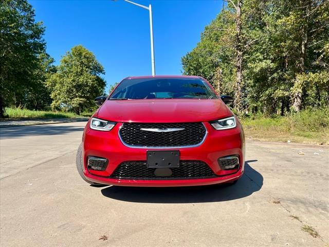 new 2026 Chrysler Pacifica car, priced at $41,543